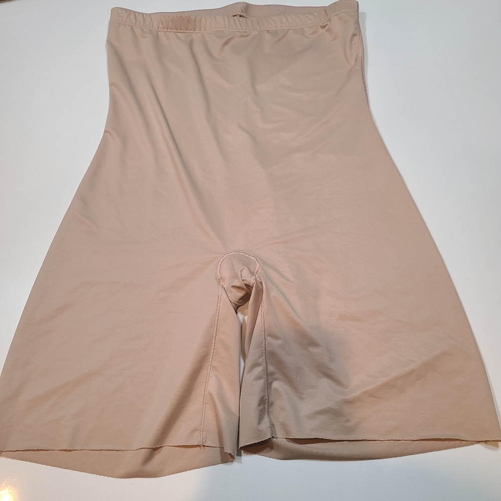 SPANX Red Hot Shapewear in Beige in SIze 1X